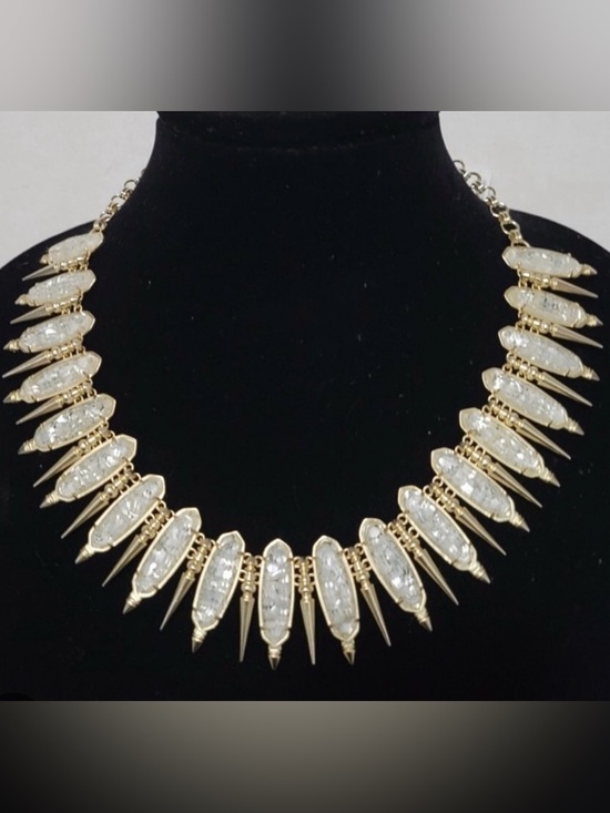 Kendra Scott Jewelry - NWOT [Kendra Scott] Gwendolyn Statement Necklace Gold & Crushed Abalone